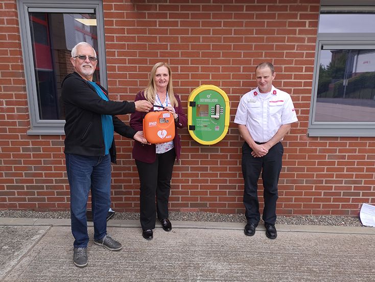 Worcester Fire Station receives defibrillator thanks to support  from Droitwich AED