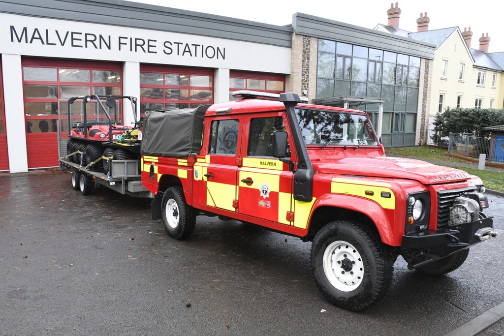 Land Rover & Trailer.